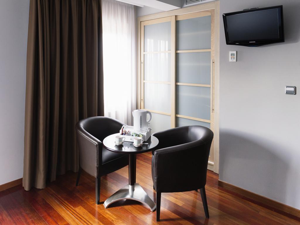 Hotel Valencia Ferrol Luaran gambar